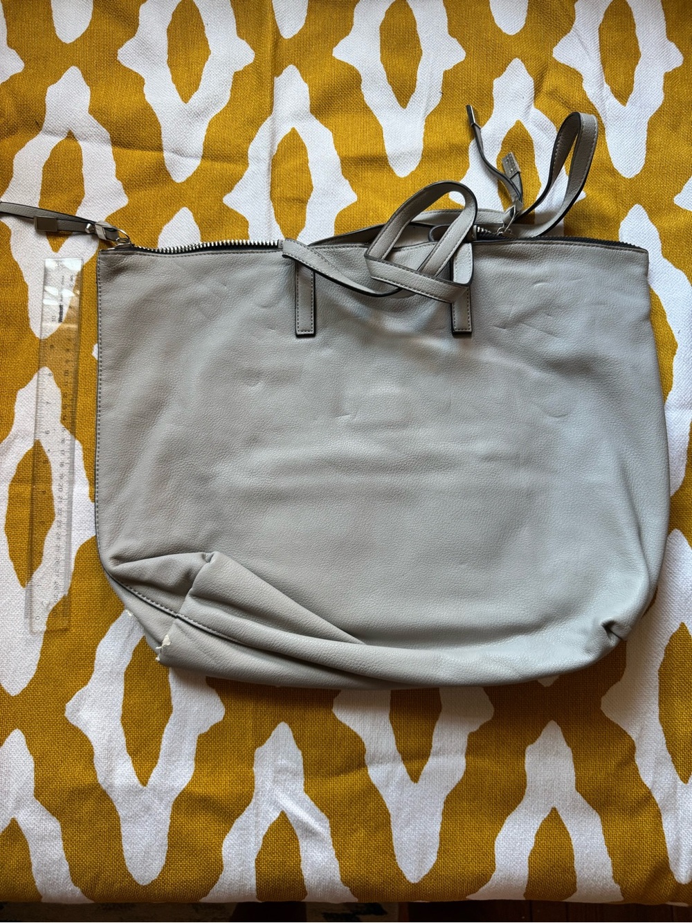 Moda Luxe Leather Tote in Light Gray